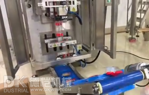 自動包裝機(jī)生產(chǎn)線