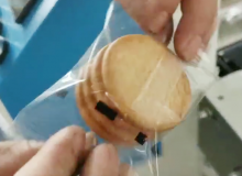 全自動包裝機(jī)包裝餅干作業(yè)現(xiàn)場