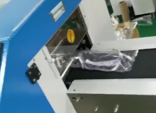 全自動包裝機(jī)包裝護(hù)目鏡作業(yè)現(xiàn)場